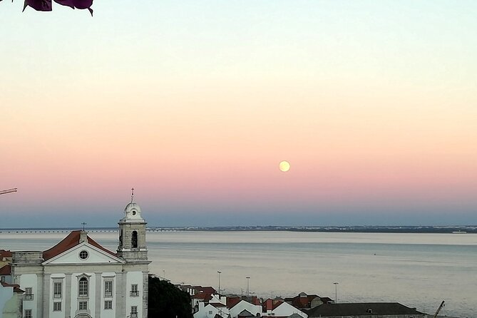 Private Day Tour Lisbon 7 Viewpoint, Christ the King, Babylon 360 - Frequently Asked Questions