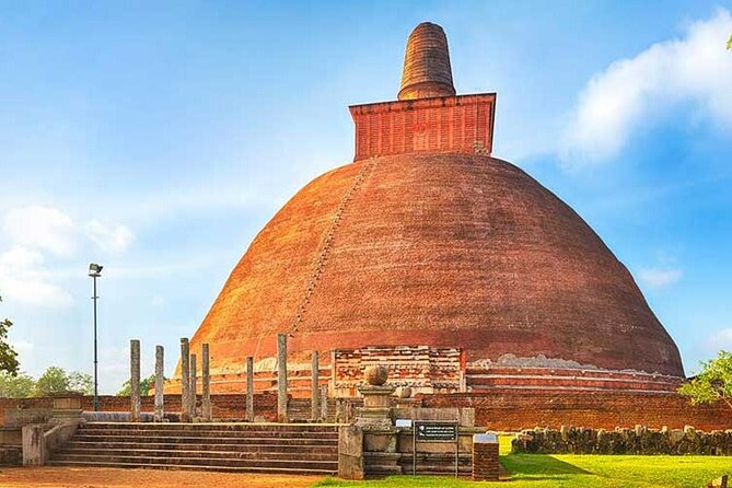 Private Day Trip to Anuradhapura Ancient City From Kandy/Dambulla