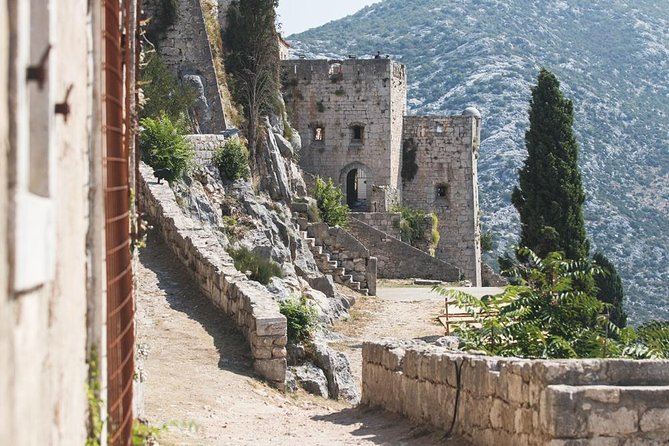 Private Game of Thrones Walking Tour in Split (Entrance Tickets Included) - Attire Recommendations