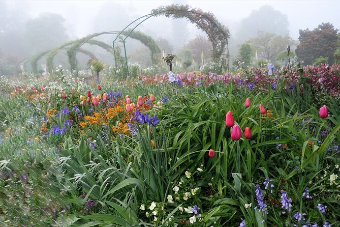 Private Giverny and Montmartre Tour With Pickup - Directions