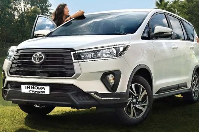 Private Transfer Agra to Jaipur via Fatehpur Sikri.
