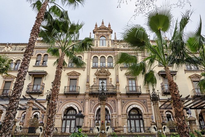 Private Visit to the Alcazar, Cathedral and Giralda. - Confirmation and Accessibility