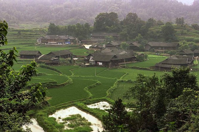 Private Zhangjiajie Shiyanping Village Package Tour Including Lunch - Package Overview