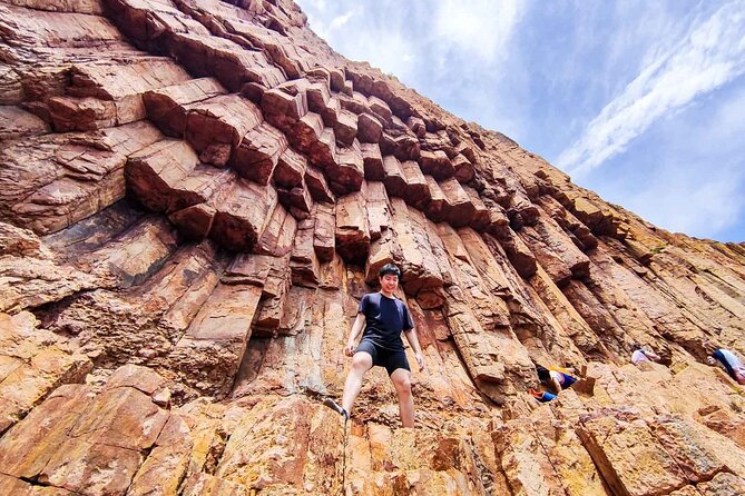 Sai Kung Island Hopping Trip Four Sea Arches in Hong Kong - Important Tour Guidelines and Tips
