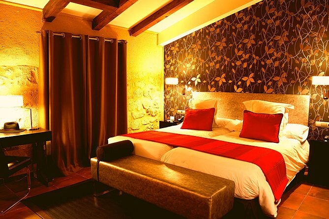 Taj Mahal From Mumbai (With Flights): Luxury Private Guided Tour in a Weekend - The Sum Up