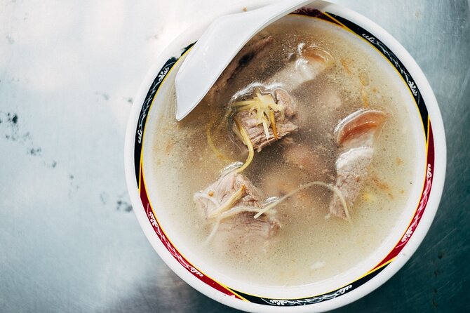 Traditional Old School Taiwanese Food Tour - Dining Experience