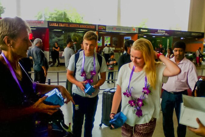 Transfer Between Colombo Airport (Cmb) and Liyonaa Beach Hotel, Trincomalee - Pickup and Drop-off Information