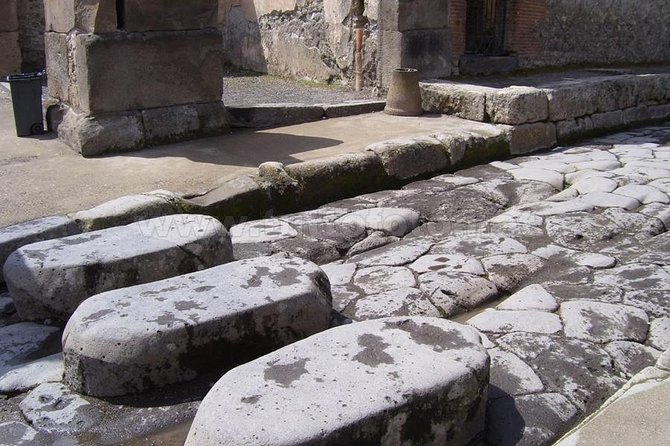 Transfer From Naples Railroad Station To Sorrento Via Pompeii - Booking Information and Pricing