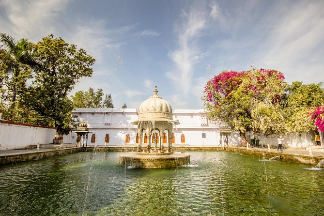 Udaipur Full Day City Tour With Boat Ride - How to Reserve