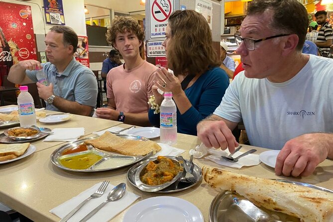 Vintage Vespas Foodie Tour at Kuala Lumpur - Weather Policy and Maximum Capacity
