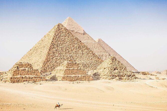 8-Hours Private Tour Pyramids and Egyptian Museum With Pick up
