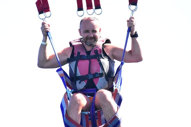 Adventure in Parasailing With a Private Transfer From Hurghada