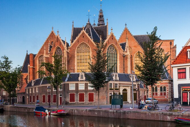 Amsterdam Center Scavenger Hunt and Sights Self Guided Tour - Tour Experience