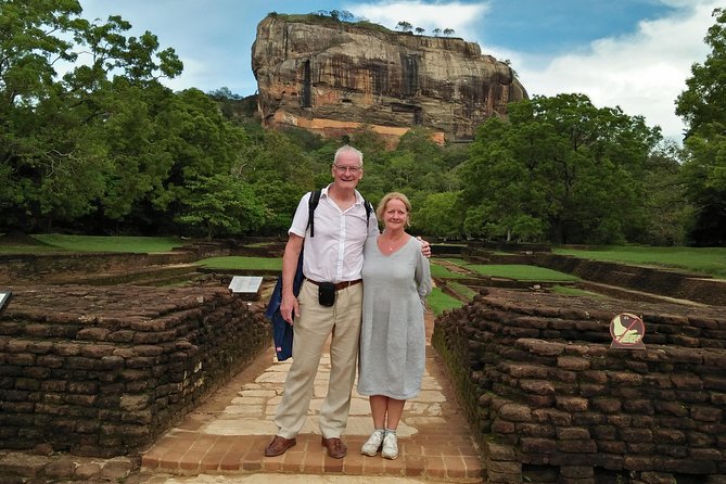 Day Tour to Dambulla & Sigiriya - Meeting and Pickup Details