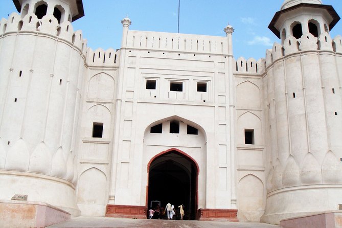 Discover Lahore City With Wagah Border & Lahore Fort - Full Day Trip