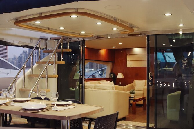 Dubai Harbour and Marina: Yacht Tour