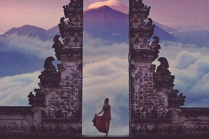 Gate of Heaven (Lempuyang) – Water Palace – Virgin Beach – Free WiFi