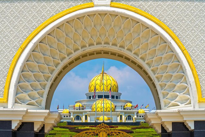 Half Day Tour : Kuala Lumpur City Tour Including the River of Life - Pricing and Reservation