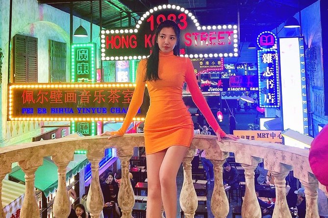 Hanoi Memories With a Travel Journalist - Capturing Hanois Charm Through a Lens