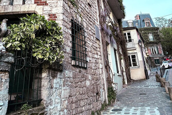 Montmartre Guided Tour Sacré-Cœur Hidden Gems, and Vineyards - The Sum Up