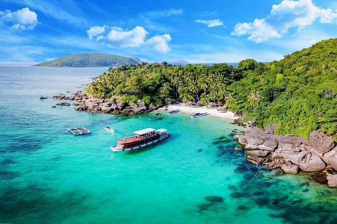 Phu Quoc Snorkeling Trip to Explore Three Islands by Boat