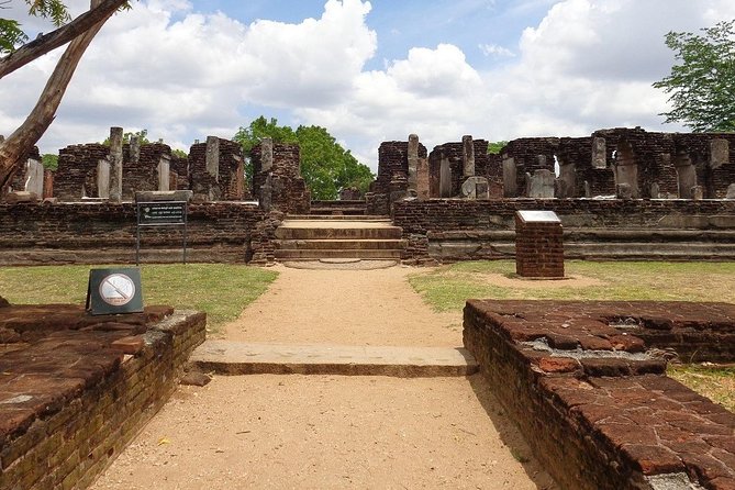 Polonnaruwa Ancient City All Inclusive Day Tour From Anuradhapura - Important Note