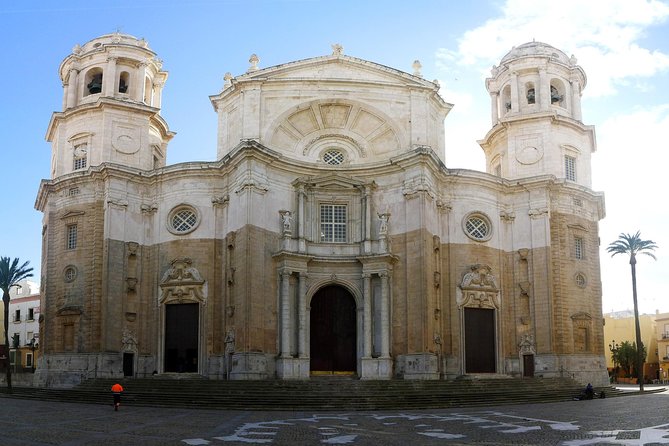 Private 12-Hour Tour of Cadiz and Pueblos Blancos From Seville