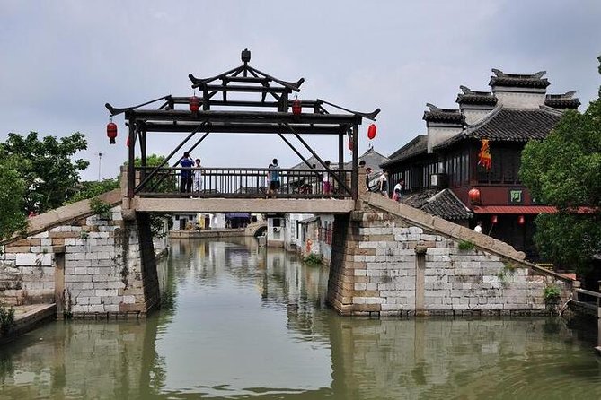 Private Day Trip: Tongli Water Town From Shanghai With Lunch - Tour Highlights