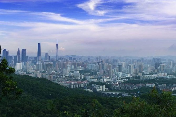 Private Guangzhou Layover Tour to Baiyun Mountain With Dim-Sum Option