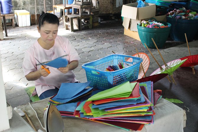 Private Halfday – Soak Yourself in Thai Traditional Handicraft World!