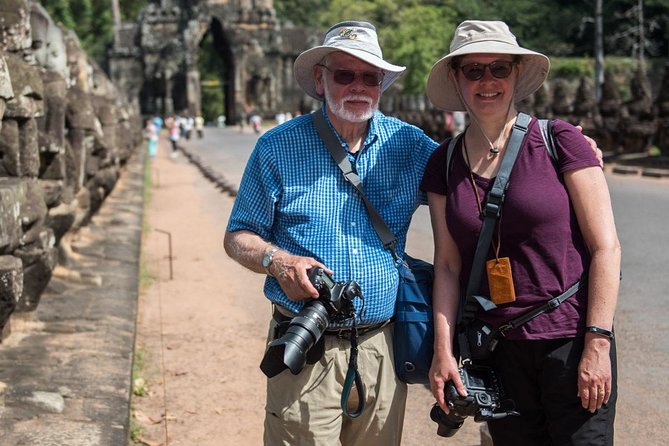 Private Photo Session With a Local Photographer in Battambang - Meeting and Pickup