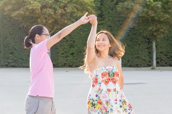 Private Photo Session With a Local Photographer in Chambery - Features