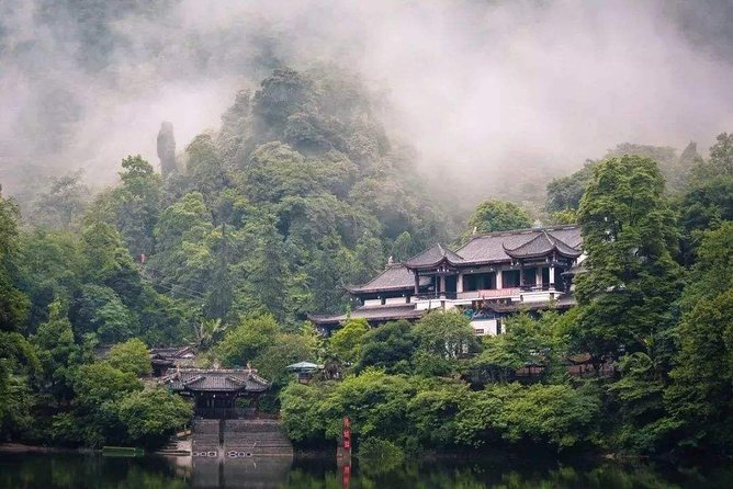 Private Qingcheng Mountain and Dujiangyan Irrigation System Tour From Guiyang