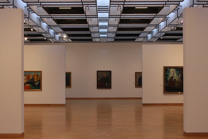 Private Reykjavik Art Walking Tour - Expert Guide and Museum Entry