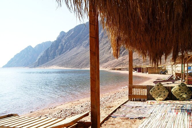 Private Safari Wadi Qunai and Three Pools Tour With Pickup