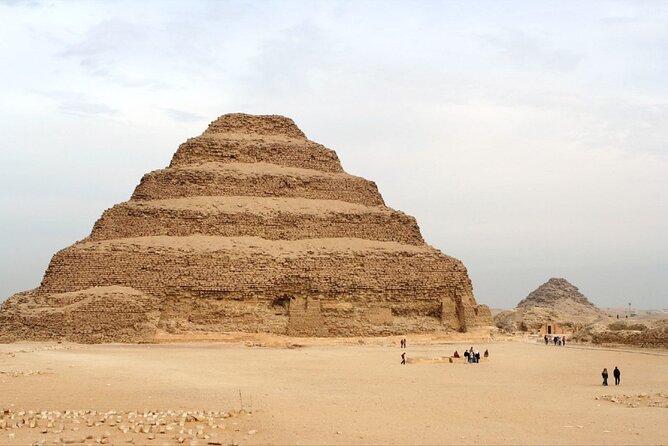 Private Tour at Pyramids of Giza , Sphinx , Memphis and Saqqara - How to Book Your Tour