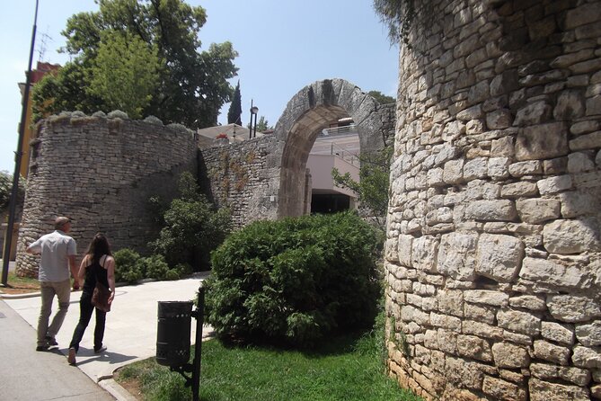 Private Tour: PULA- Spirit of the Past and Picturesque LABIN - Historical Sites in Pula