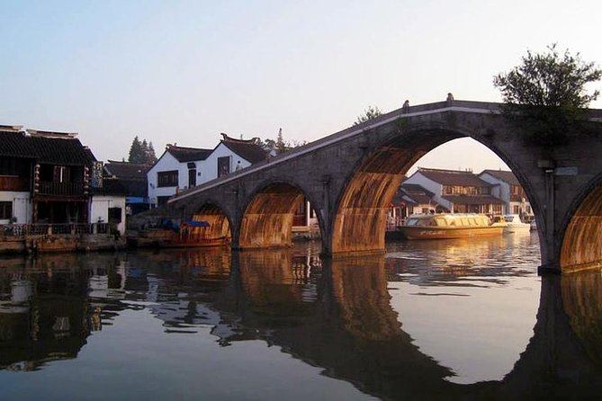 Private Tour: Zhujiajiao Water Village & Seven Treasure Town One Day Excursion