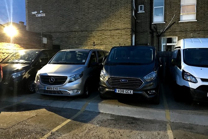 Private Transfers Between London Gatwick - London City Airports - Near Public Transportation Options