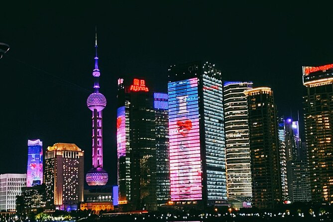 Shanghai Night River Cruise and Light Tour With Yuyuan Bazaar