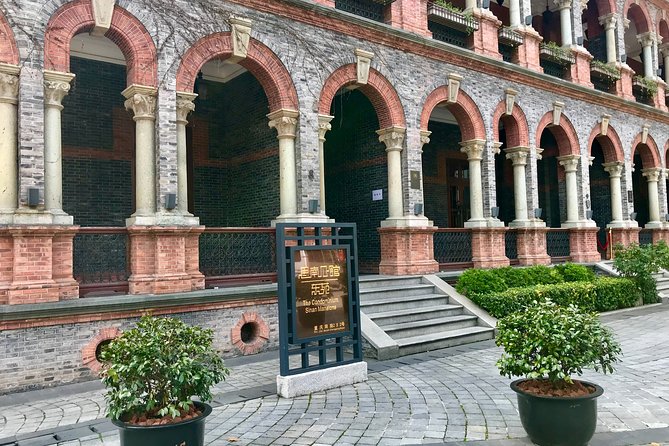 Shanghai Private Layover Tour of Zhujiajiao Ancient Town, the Bund and Xintiandi - Safety and Accessibility