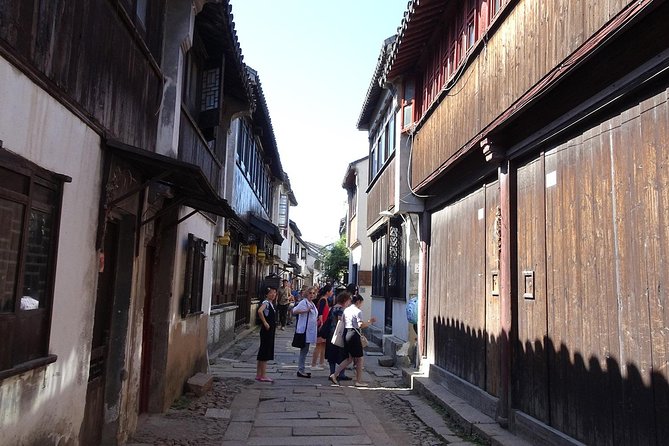 Suzhou Day Tour to Classical Garden and Tongli Water Town - Amenities and Guide