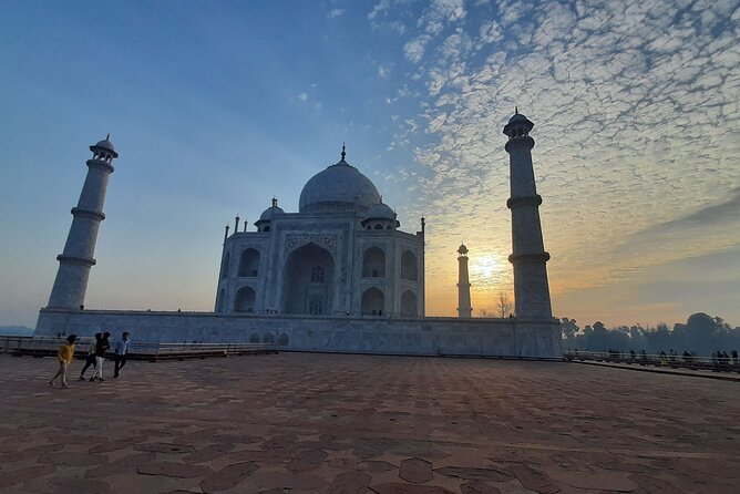 Taj Mahal Sunrise Day Tour From Delhi - Meeting Point