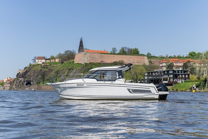 VIP Prague YachtBoat SPEED Experience: All-You-Can-Drink - Meeting and Pickup Details