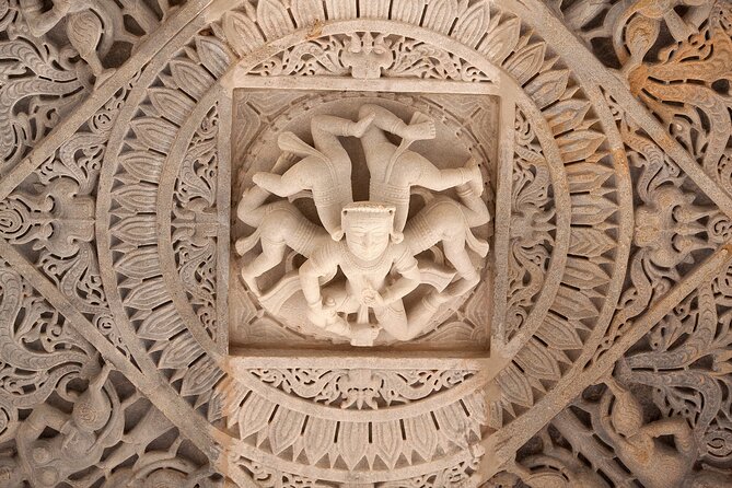 Visit Ranakpur Temple and Kumbhalgarh Fort From Jodhpur With Udaipur Drop