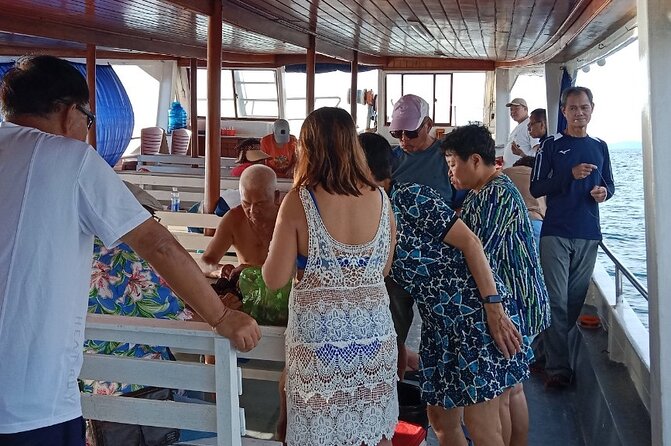 Watching Best Sunset View &Having Seafood BBQ Lunch on the Cruise - Tour Details