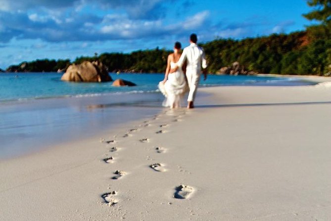 Wedding Photo / Honeymoon Praslin Seychelles - Meeting Point and Start Time