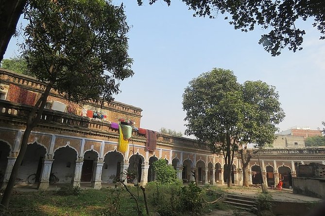 A Private Walking Tour of Varanasis Ashrams - Good To Know