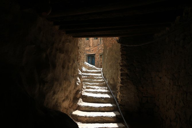 Al Hamra Geological Tour - Itinerary Details