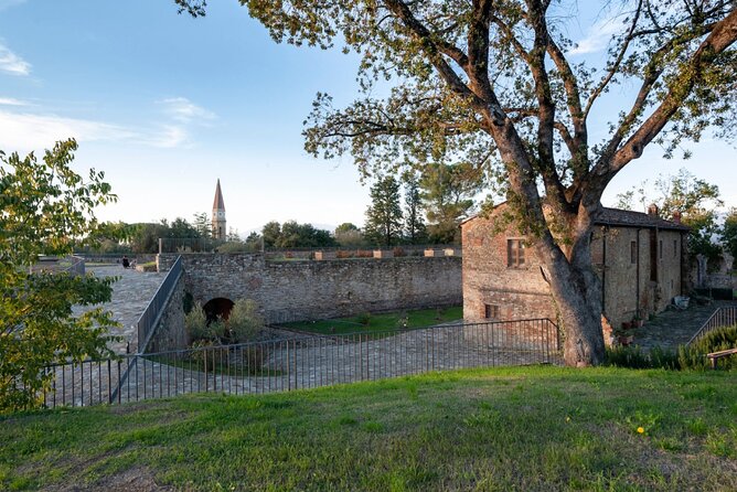 Arezzo Scavenger Hunt and Sights Self-Guided Tour - Start Time and Meeting Point